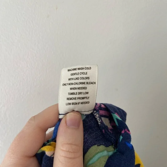 Tropical Floral Crop Top | Lightweight with Half Zipper in the Back - Picture 5 of 7